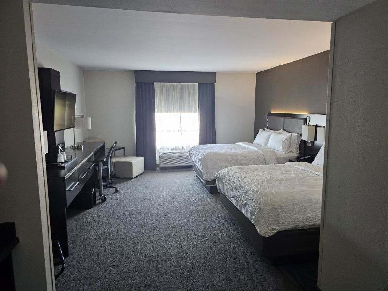 2 Queen Standard Room City View image 3