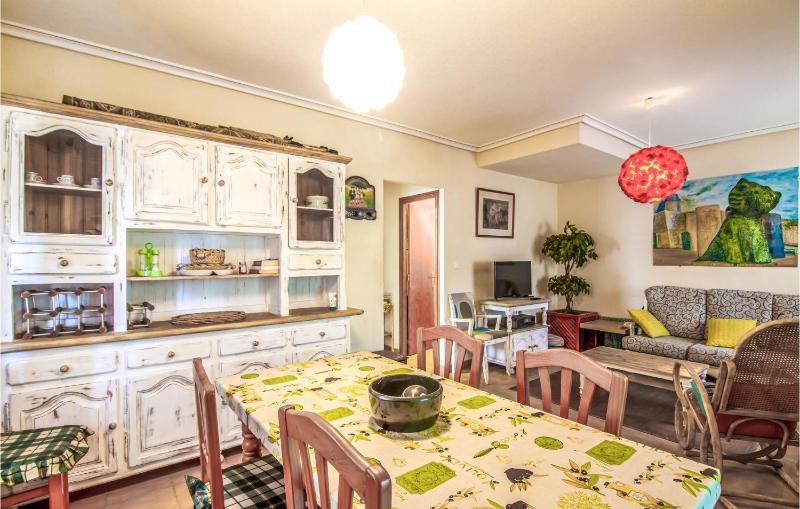 3 Bedroom Beautiful Home In Santa Pola - image 15