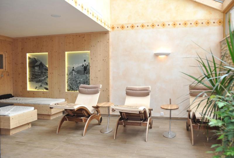 Double Room with Balcony image 3