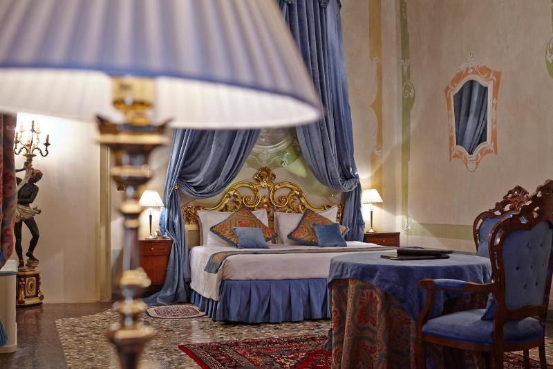 Junior Suite image 1