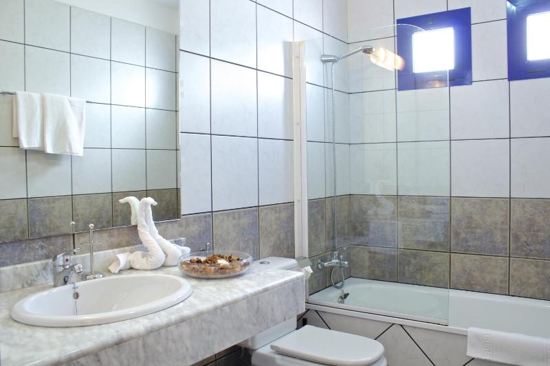 Two-Bedroom Villa with Private Pool (4 Adults) image 4