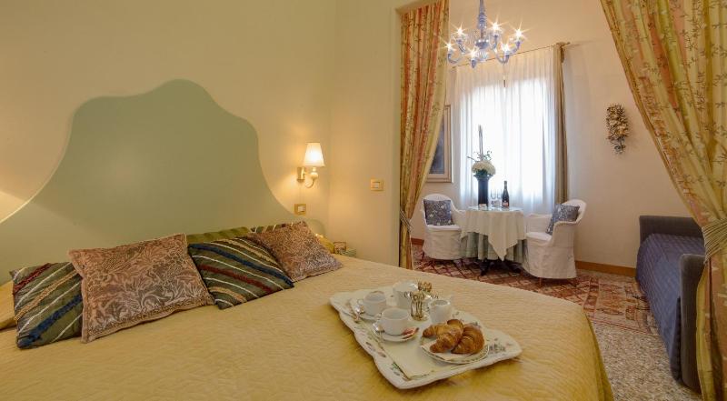 Triple Room image 3