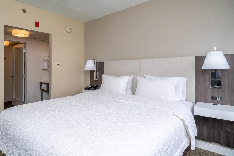 Standard King Room - Non-Smoking  image 2