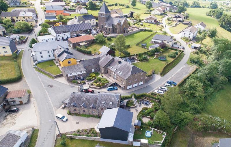 Three-Bedroom Holiday Home  image 4