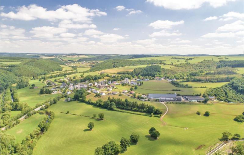 Three-Bedroom Holiday Home  image 3