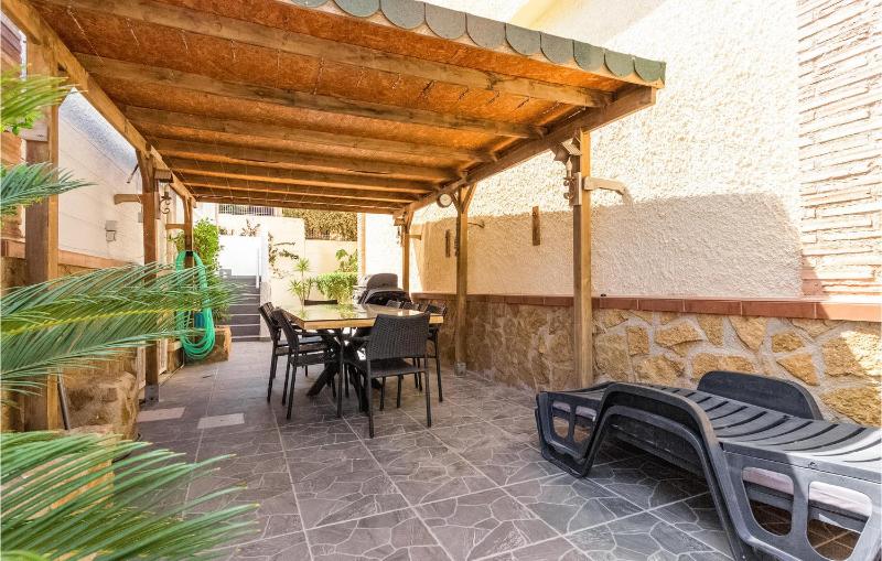 Beach Front Home In Santa Pola - image 9