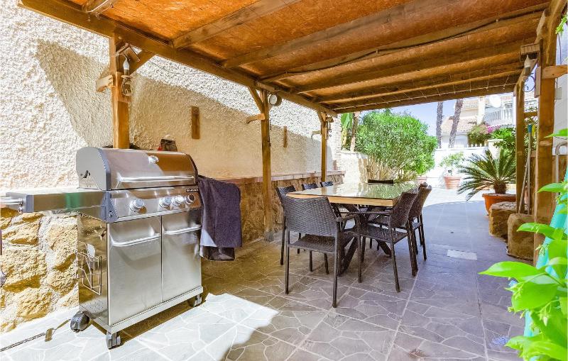 Beach Front Home In Santa Pola - image 23
