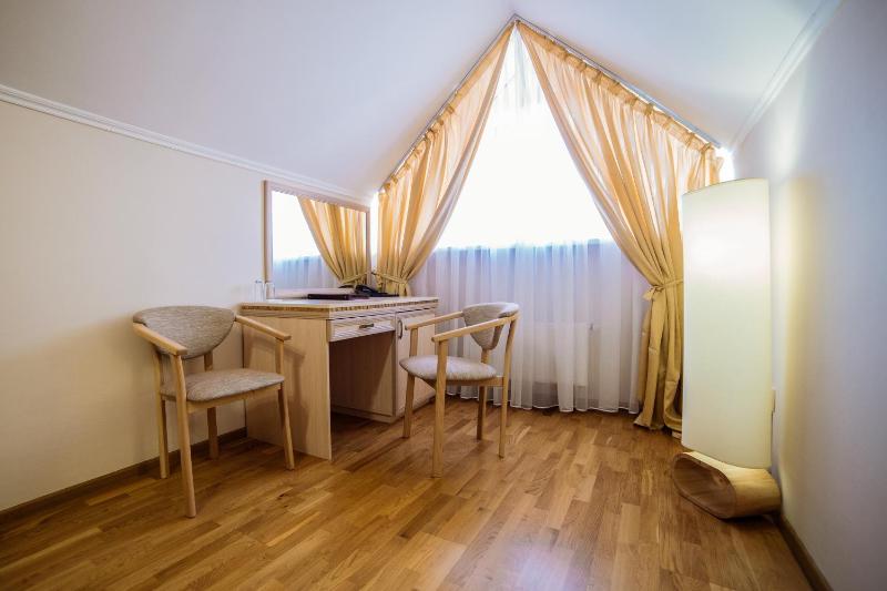 Double Room - Attic image 3