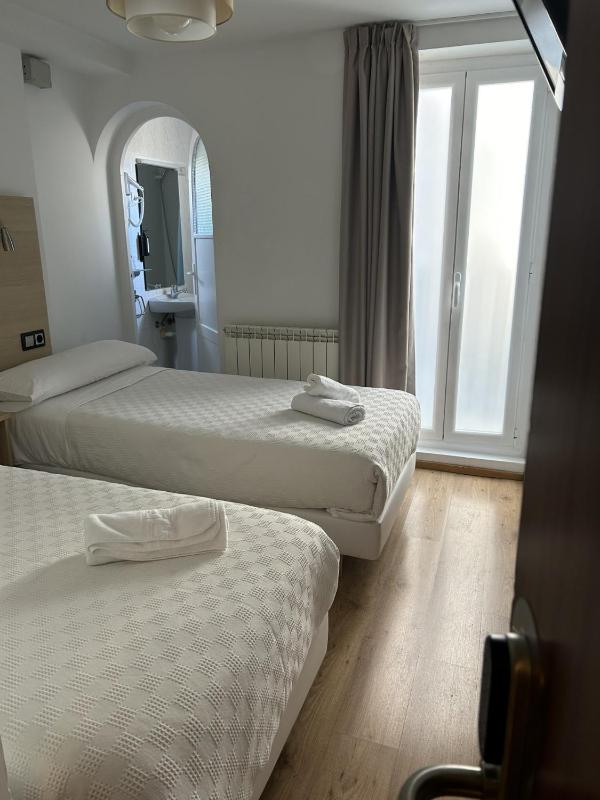 TWIN TWO BEDS INSIDE image 1