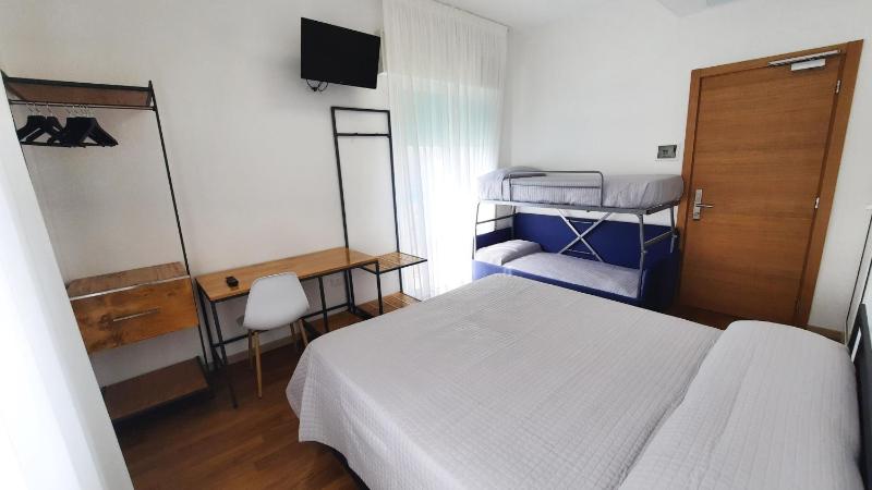 Quadruple Room image 3