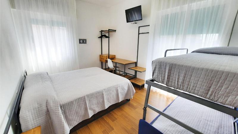 Quadruple Room image 2