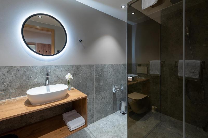 One-Bedroom Superior Apartment image 2