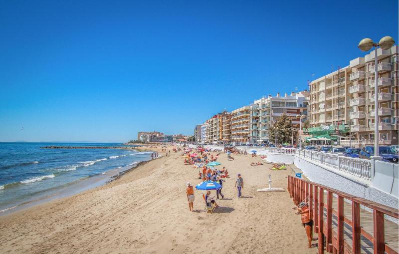 Awesome Apartment In Torrevieja With Wifi - image 17