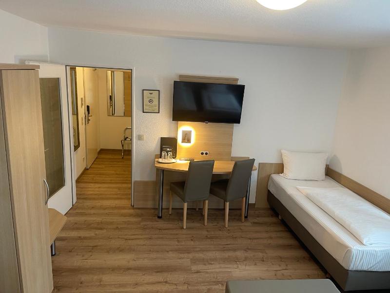 Quadruple Room image 3