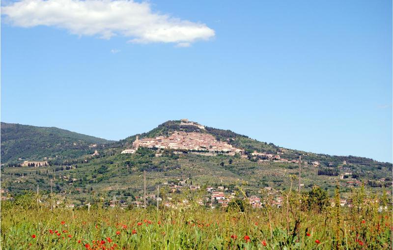 2 Bedroom Amazing Apartment In Cortona - image 13