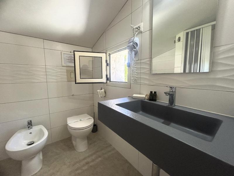 One-Bedroom Apartment image 2