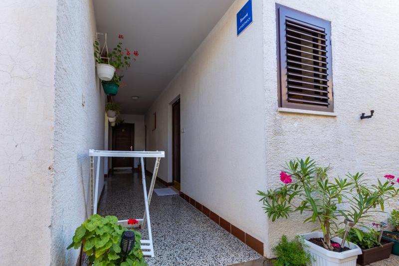 Apartments Gisela Mali Lošinj - image 10