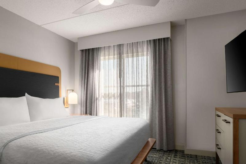 One-Bedroom King Suite - Non-Smoking image 3