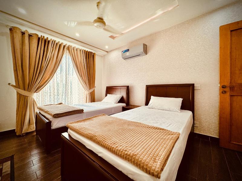 Lux Haven Apartments in Lahore near Gulberg - Exclusive Spaces for Exceptional Stays - image 13