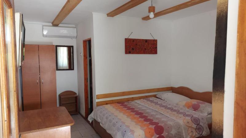 Triple Room with Private Bathroom image 1