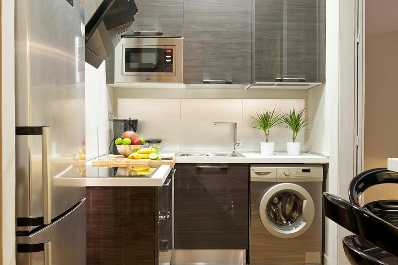 Great location with private terrace - image 11