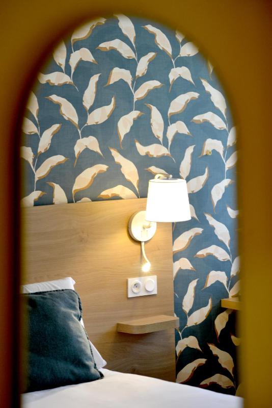 Twin Room image 4