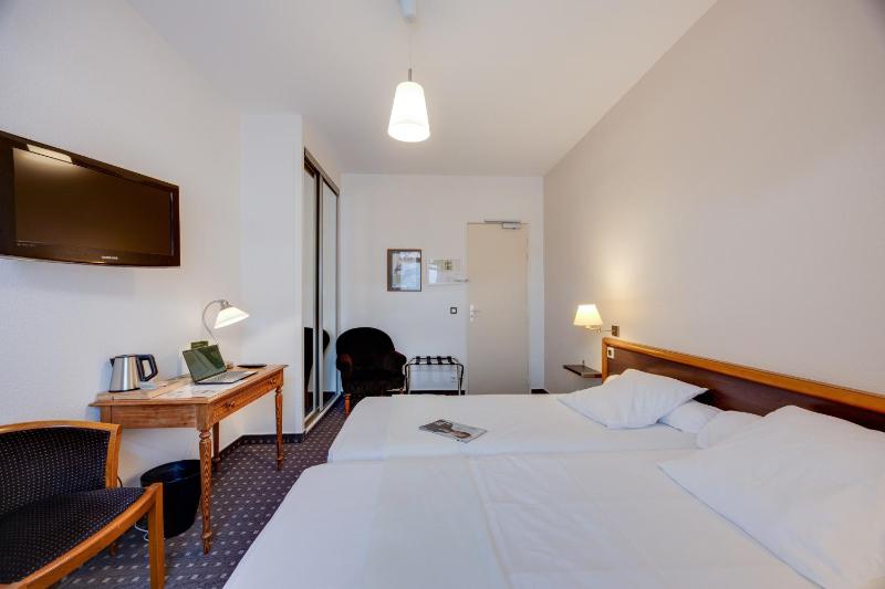 Superior Double Room image 1