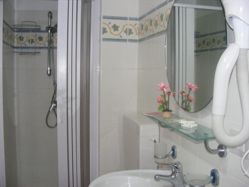 Triple Room image 3