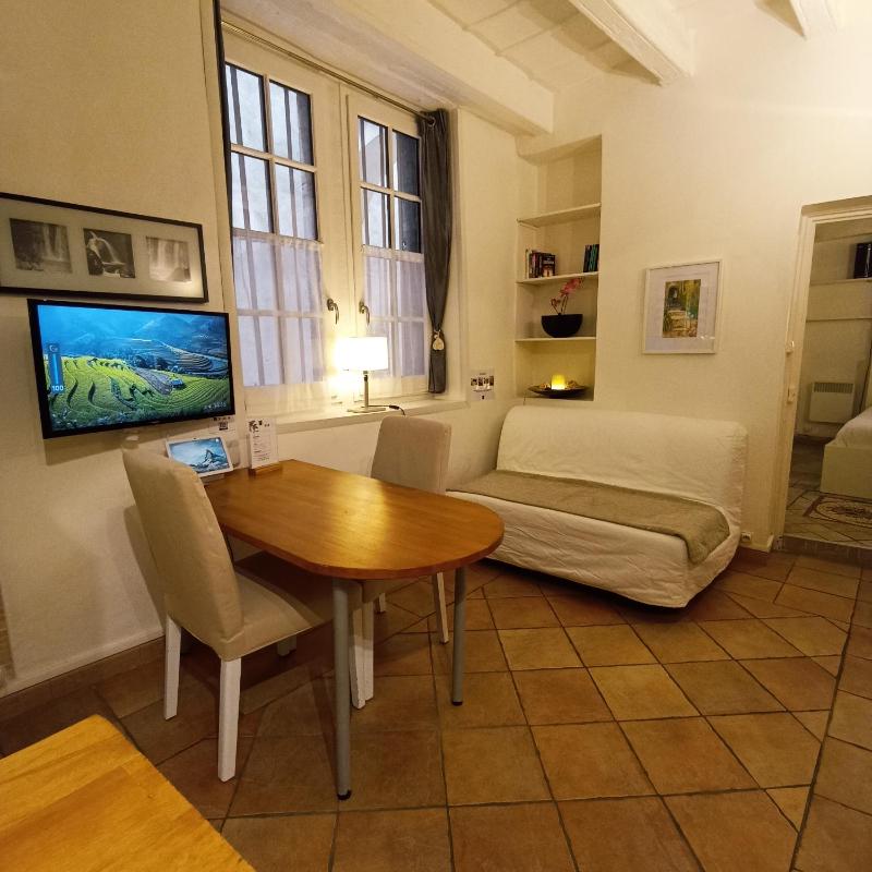 One-Bedroom Apartment (3 Adults) image 3