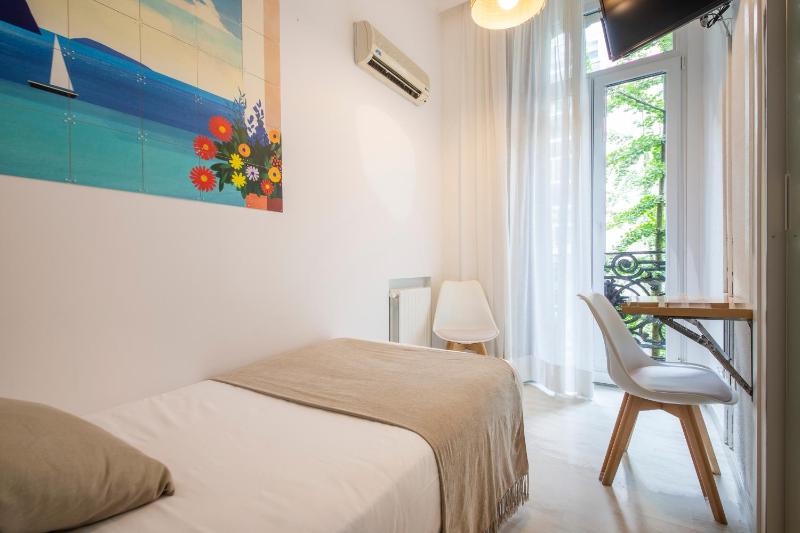 Single Room image 1