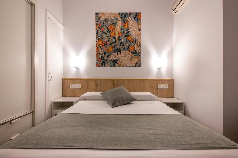 Interior Double Room image 1