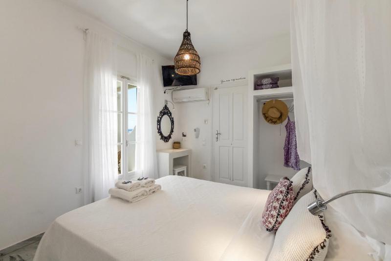 Double or Twin Room with Panoramic Sea View image 3