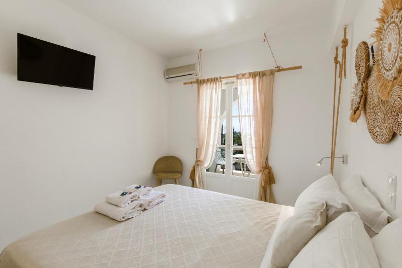 Standard Double Room image 2