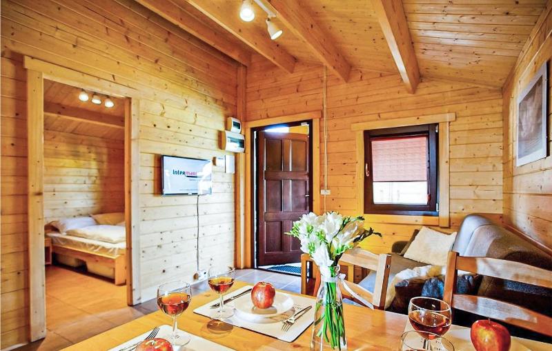 2 Bedroom Awesome Home In Sianozety - image 9
