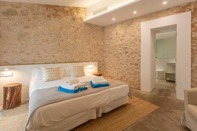 Standard Double or Twin Room image 3