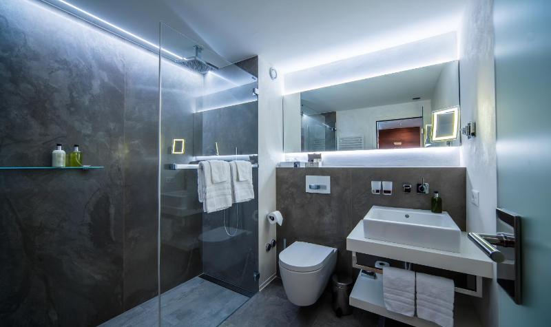 Cosy Chic Room image 2