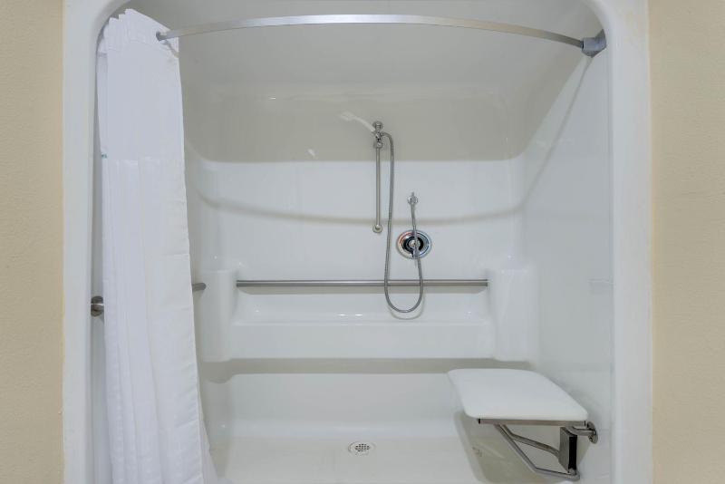 King Room - Mobility Access/Non-Smoking image 2