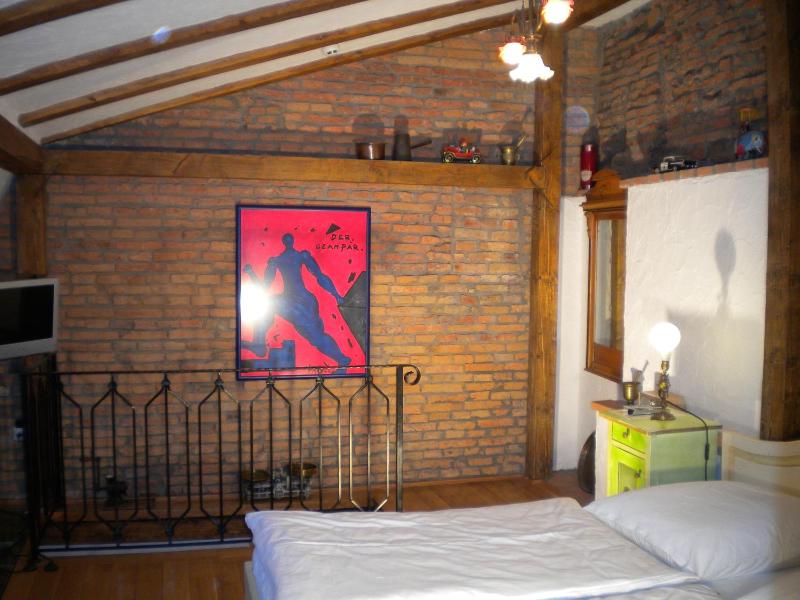 One-Bedroom Apartment image 3