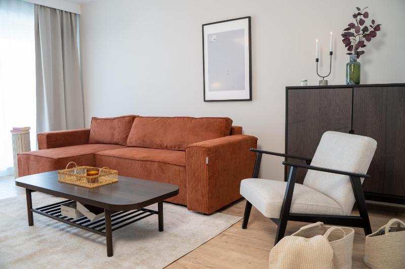 Styling & Cozy apt in Coresi by Cityscape - image 11