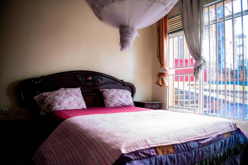 Fleur Guest House - image 7
