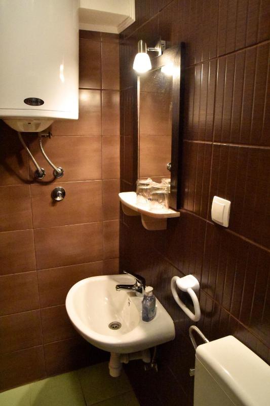 Hostel Kvarner-Rooms with private bathrooms& Dorms - image 5