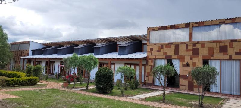 Entre Sombreros - image 45