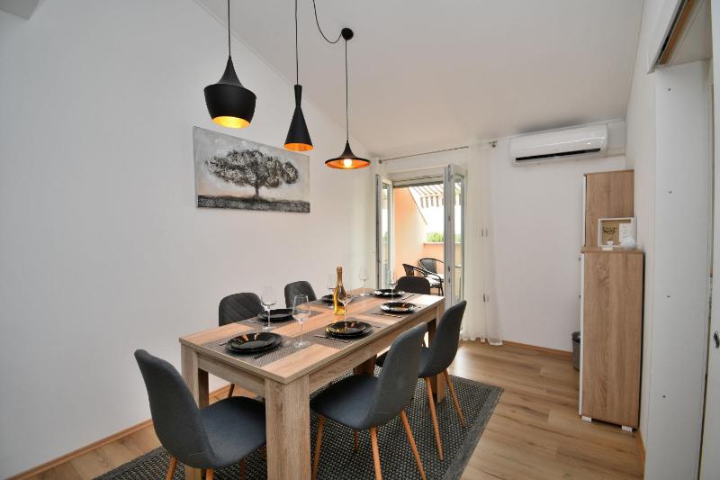 Apartment Bellevue - image 13