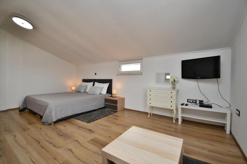 Apartment Bellevue - image 14