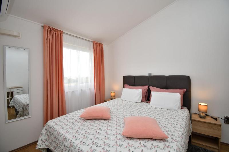 Apartment Bellevue - image 26