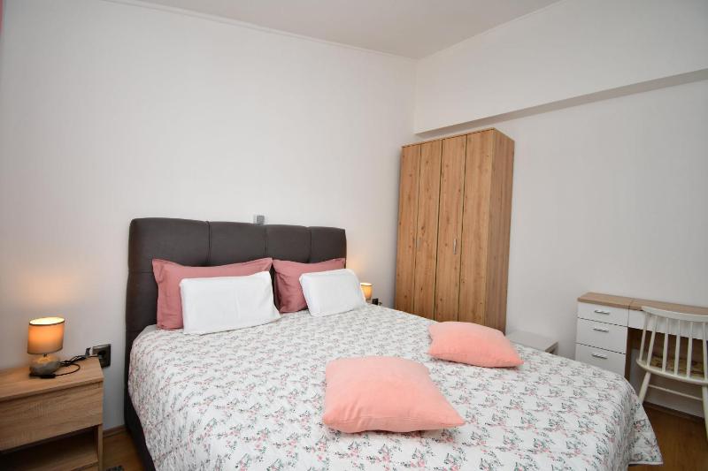 Apartment Bellevue - image 23