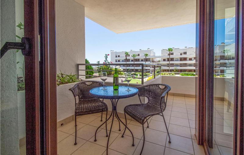 Beautiful Apartment In Orihuela Costa With Wifi - image 21