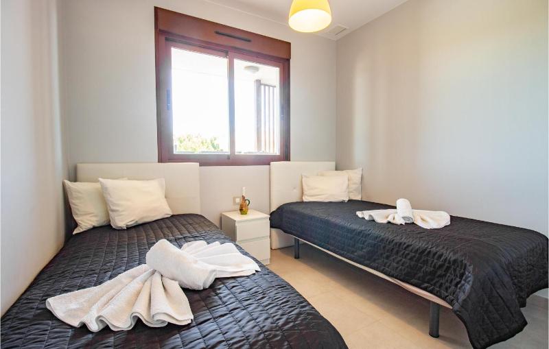 Beautiful Apartment In Orihuela Costa With Wifi - image 4