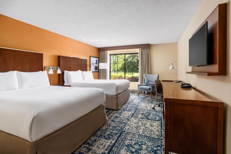 Queen Room with Two Queen Beds with Courtyard View - Non-Smoking image 1