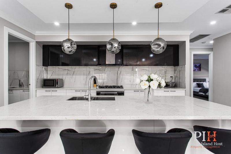 Your Perfect Island Retreat - image 7